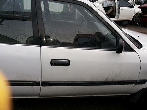 90 MODEL TOYOTA CORONA ÇIKMA KAPI CAMI